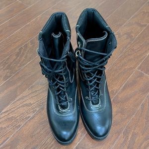 Timberland Women's Crispin Mid Vintage Lace-Up Black Boot - size 10